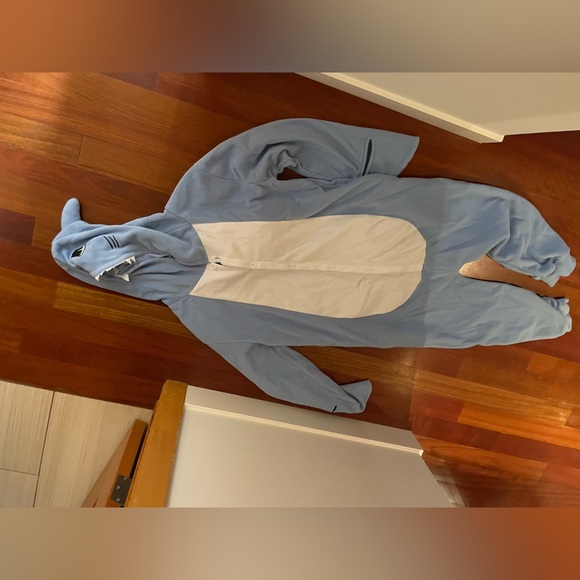 SHARK HALLOWEEN COSTUME - Picture 2 of 4